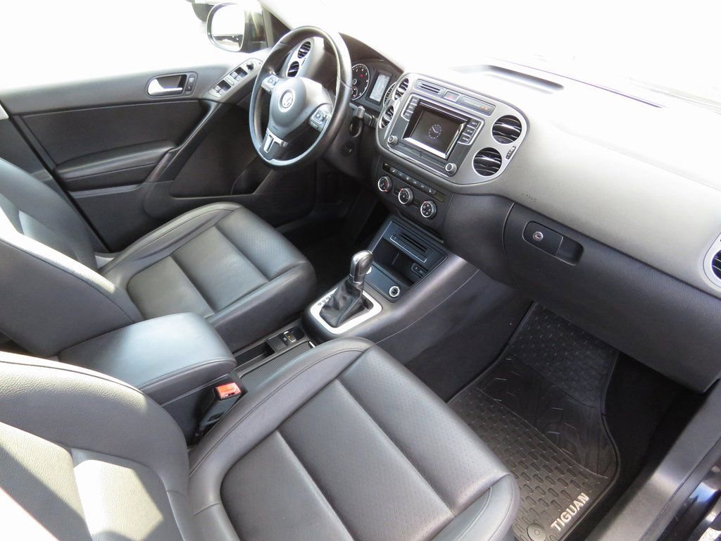 Used 2016 Volkswagen Tiguan S image 14