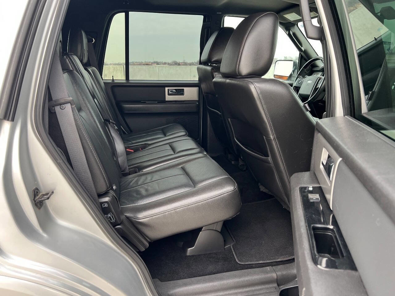 Used 2011 Ford Expedition Limited image 14