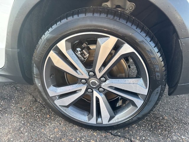 Used 2025 Volvo V60 B5 Cross Country Plus image 6