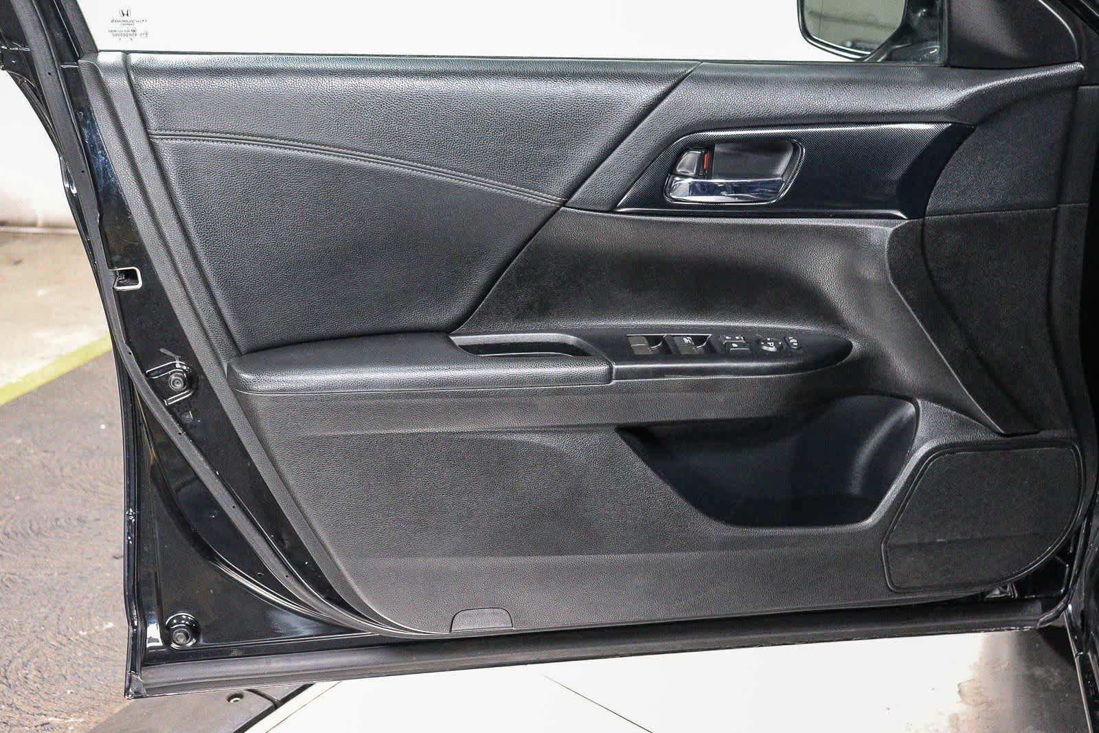 Used 2013 Honda Accord Sport image 22
