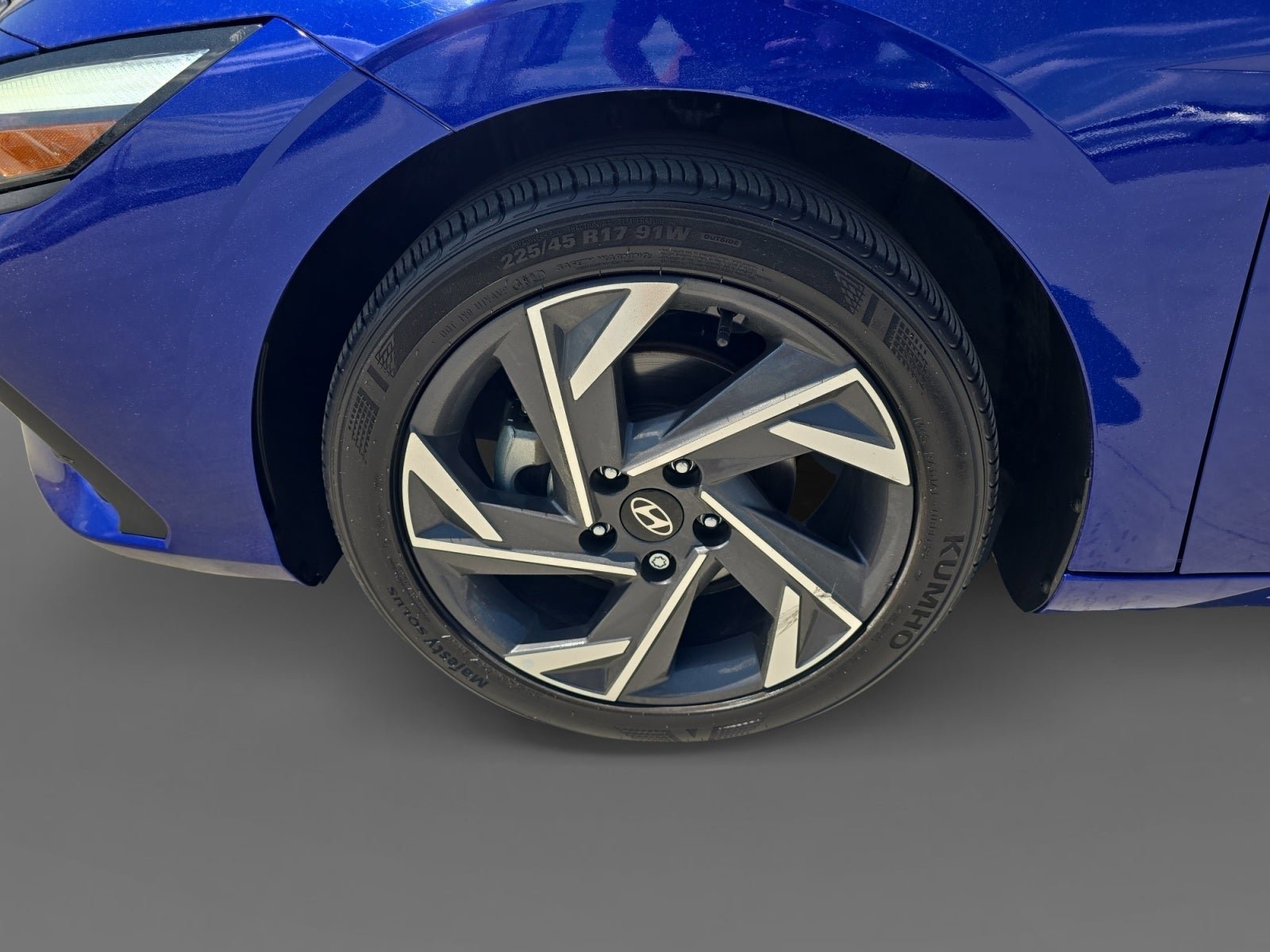 Certified 2025 Hyundai Elantra Sport image 9