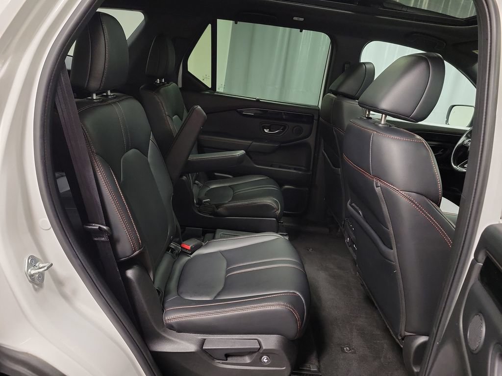 Used 2023 Honda Pilot TrailSport image 29