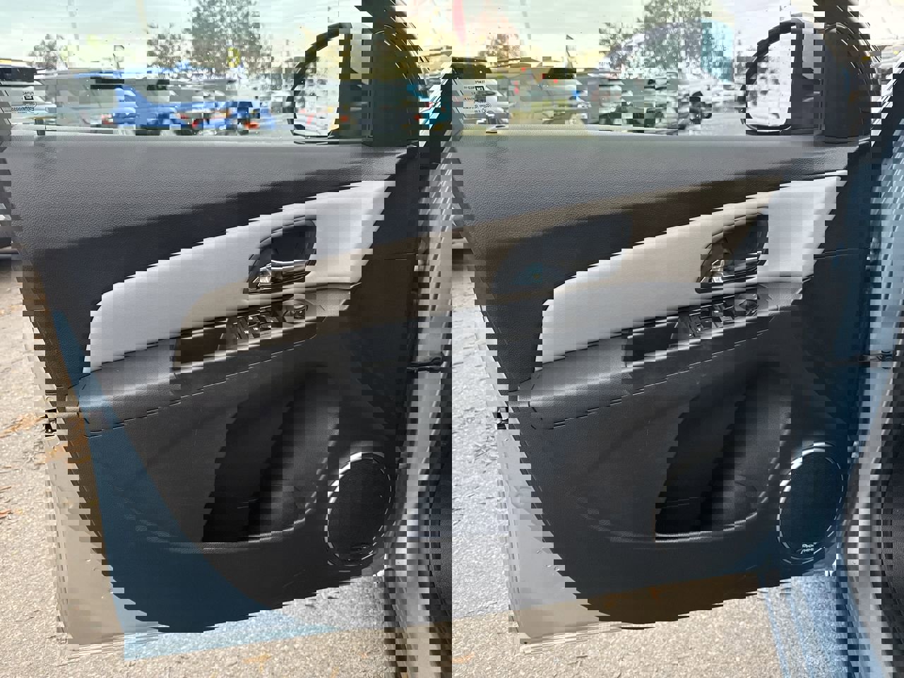 Used 2011 Chevrolet Cruze LT image 17