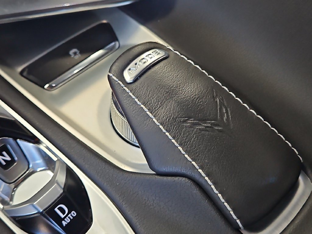 Used 2025 Chevrolet Corvette Z06 RWD image 25