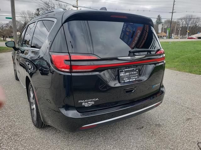 Used 2022 Chrysler Pacifica Pinnacle FWD image 5