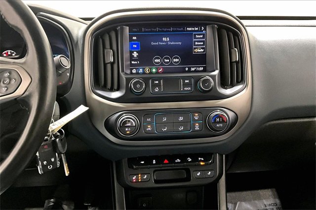 Used 2022 Chevrolet Colorado Z71 w/ Z71 Midnight Edition image 16