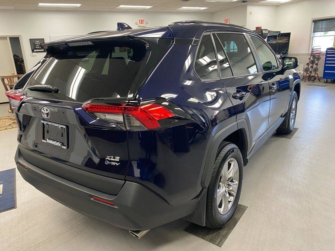 Used 2025 Toyota RAV4 XLE image 8