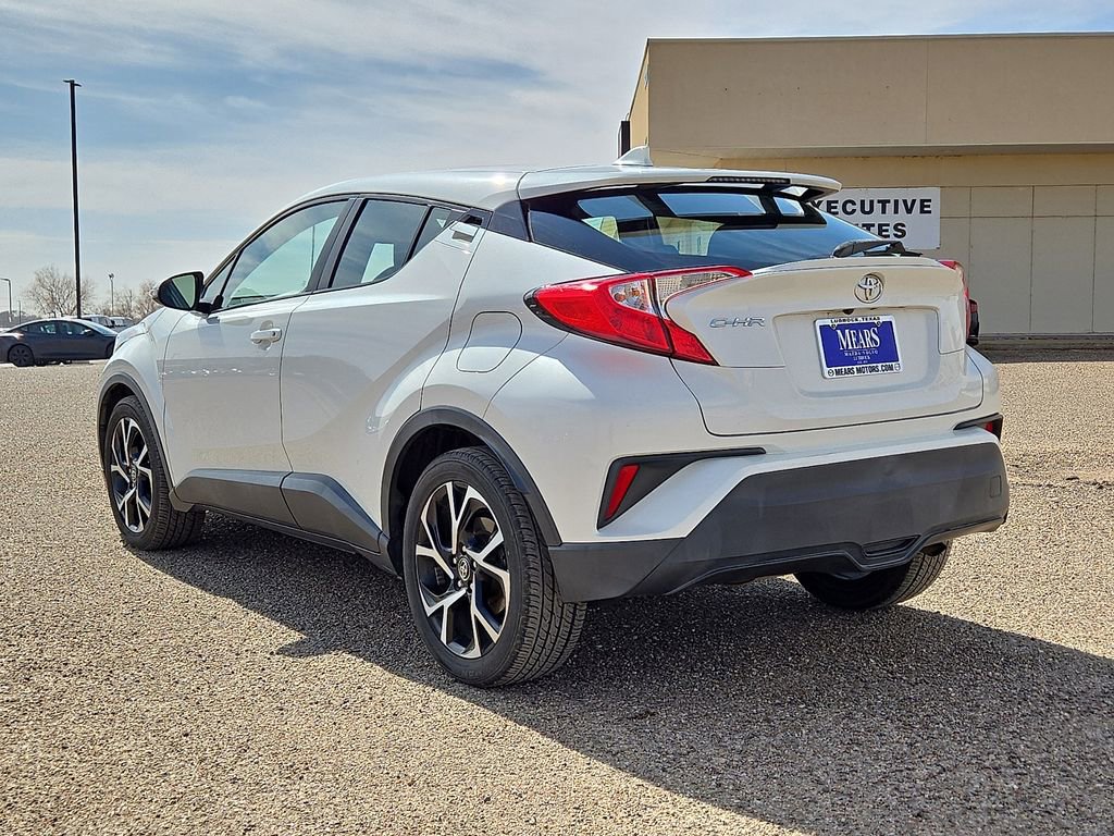 Used 2018 Toyota C-HR XLE image 3