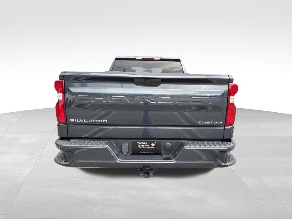 Used 2020 Chevrolet Silverado 1500 Custom w/ Custom Value Package RWD image 4