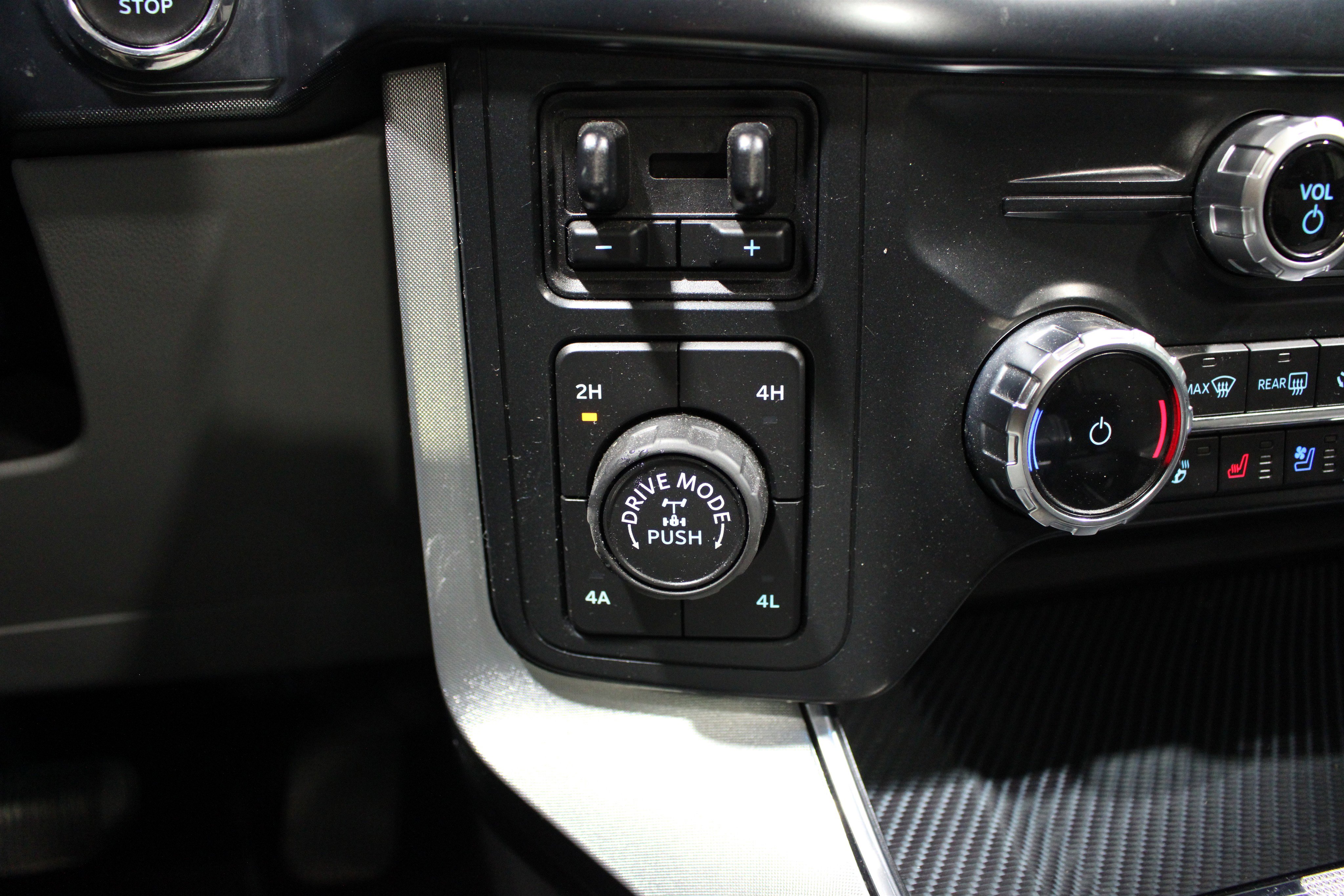 Used 2022 Ford F150 Limited AWD/4WD image 19