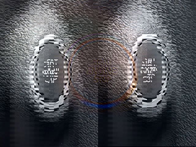 Used 2023 Volvo XC40 B5 Core image 18