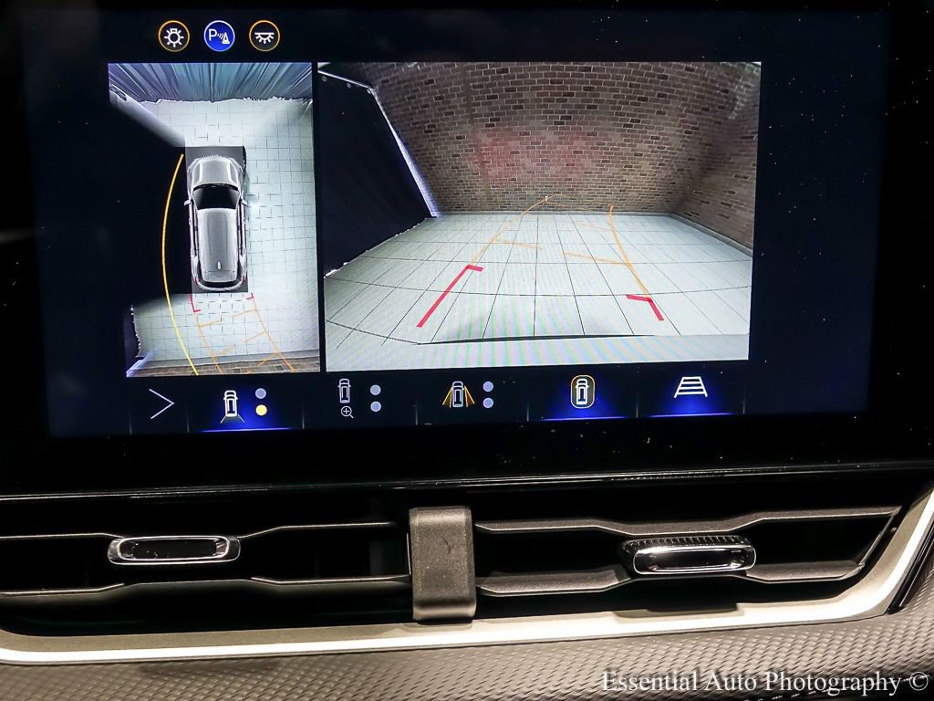 New 2026 Chevrolet Equinox LT w/ Safety and Technology Package FWD image 17