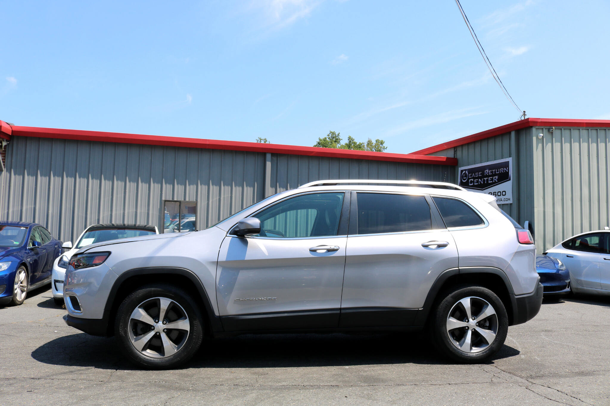 Used 2020 Jeep Cherokee Limited image 4