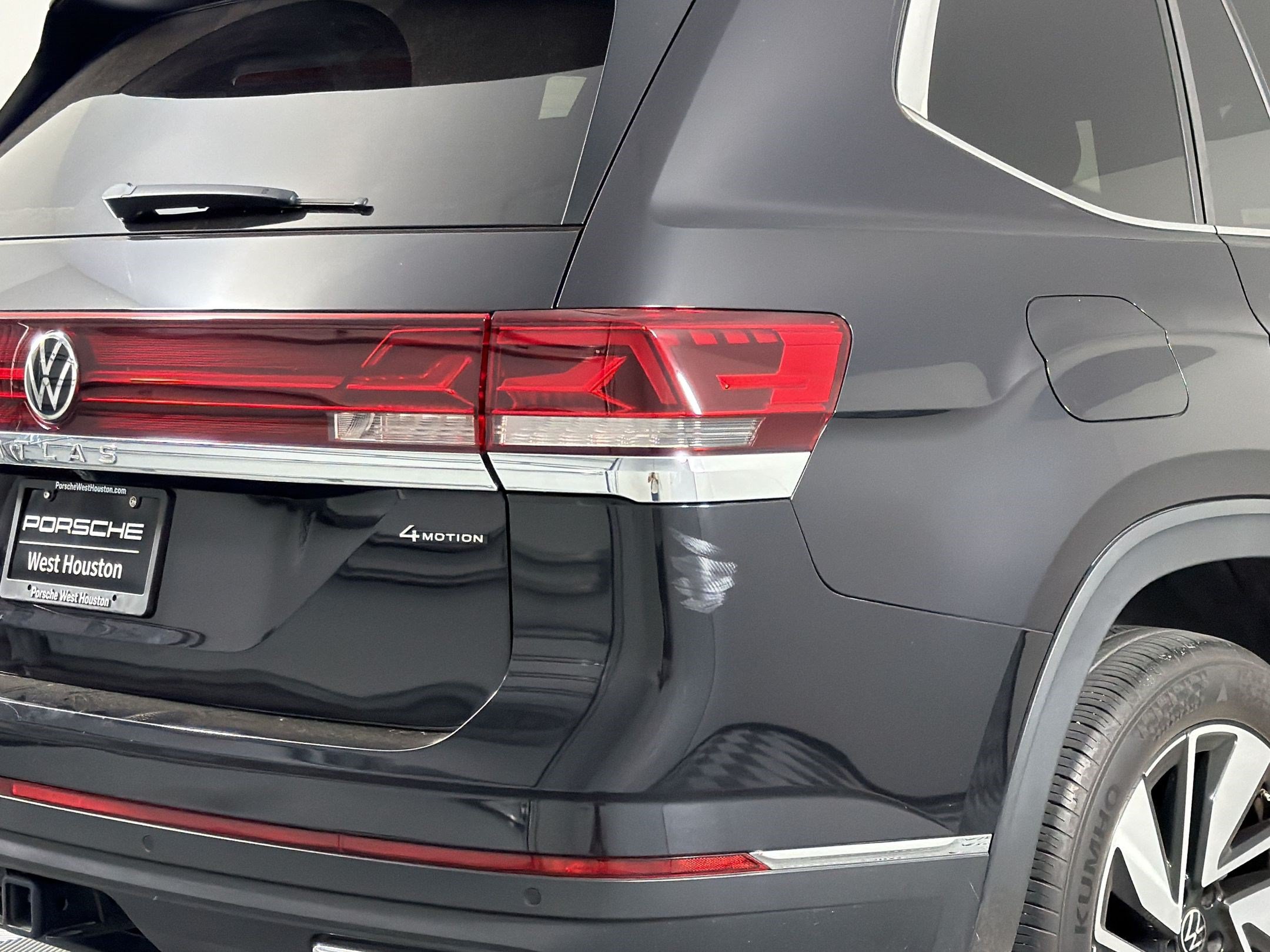 Used 2024 Volkswagen Atlas SEL AWD/4WD image 27