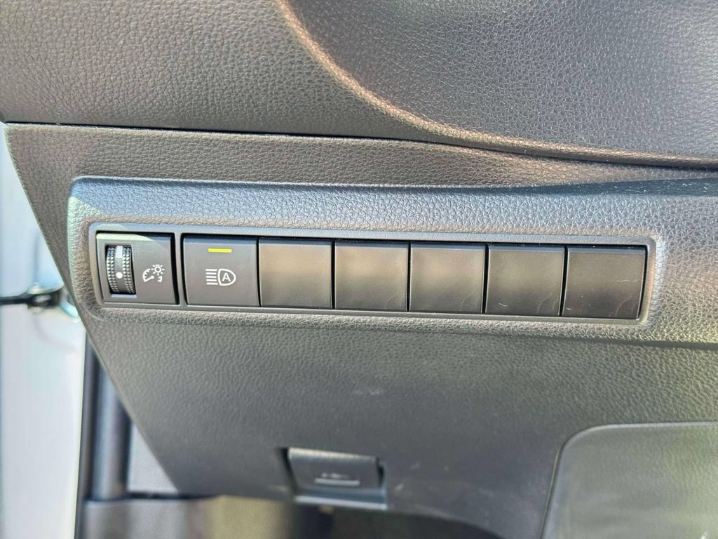 Used 2023 Toyota Corolla XSE FWD image 22
