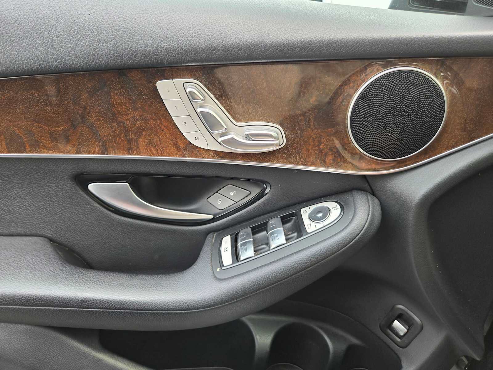 Used 2017 Mercedes-Benz GLC 300 image 22