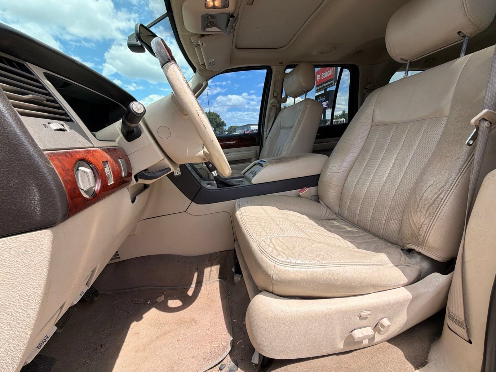 Used 2003 Lincoln Navigator Luxury AWD/4WD image 13