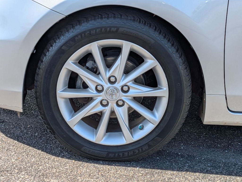 Used 2013 Toyota Prius V Five FWD image 12