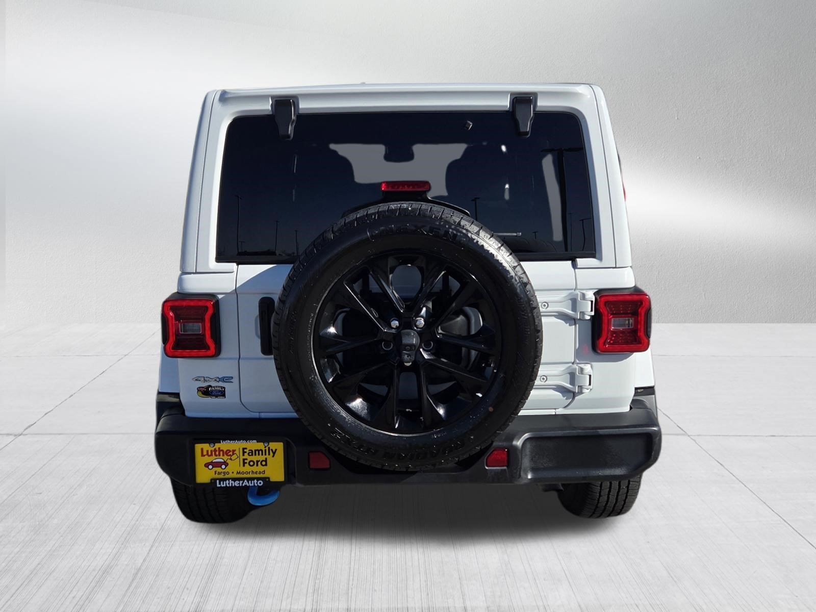 Used 2024 Jeep Wrangler Unlimited Sahara AWD/4WD image 6