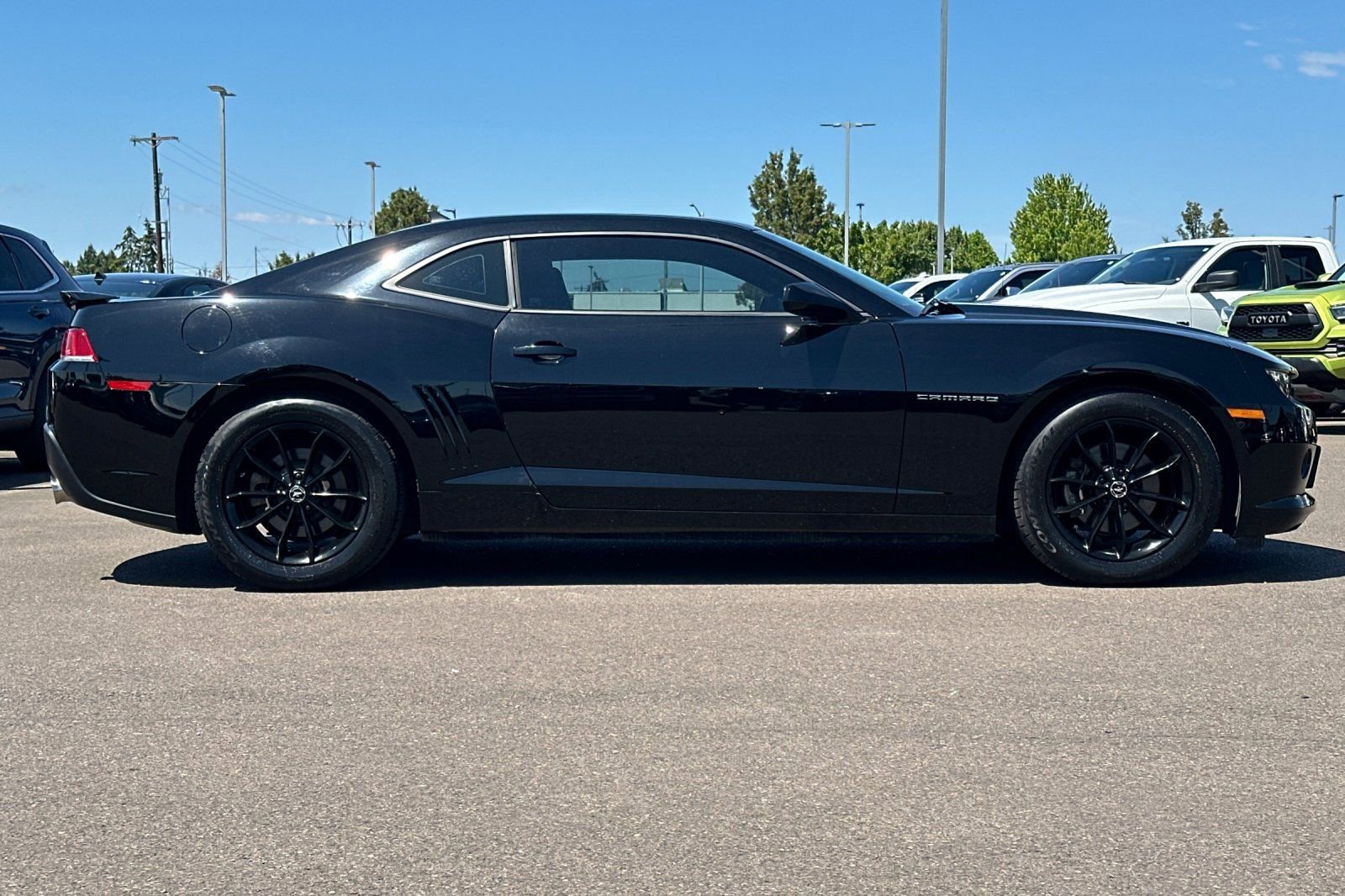 Used 2015 Chevrolet Camaro LT RWD image 3