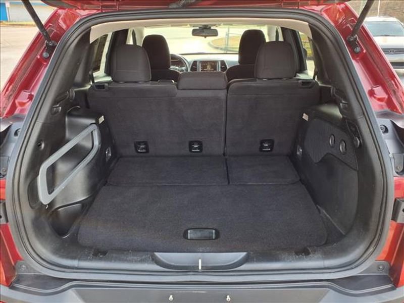 Used 2017 Jeep Cherokee Latitude w/ Safety/Convenience Group image 25