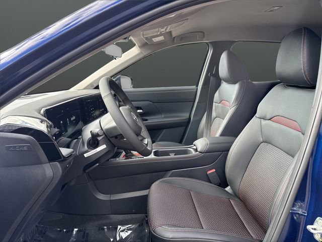 New 2026 Nissan Kicks SR w/ Cold Weather Package image 5