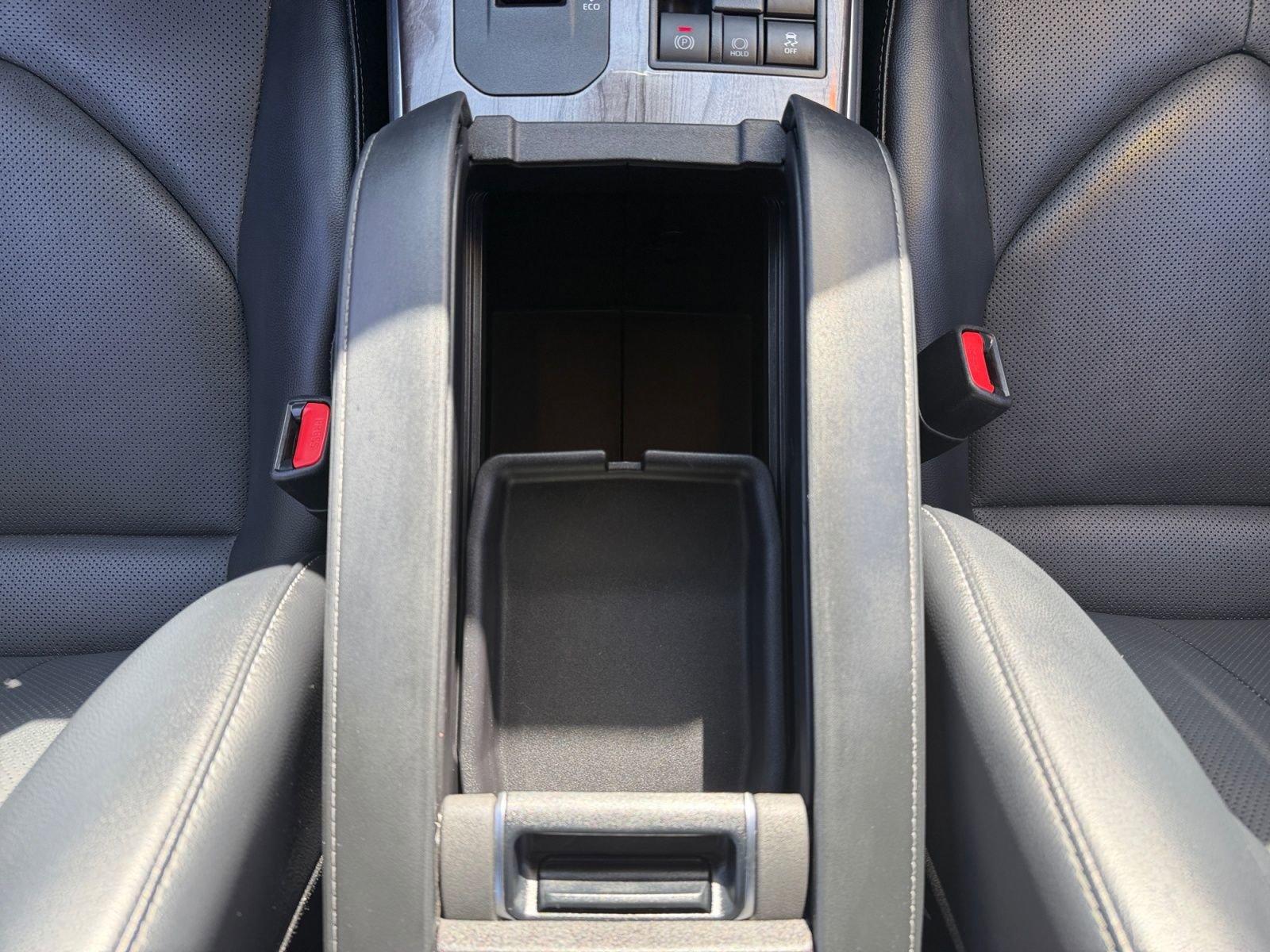 Used 2024 Toyota Highlander Limited image 23