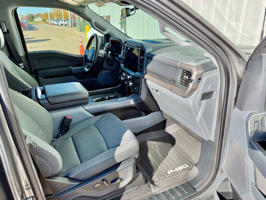 Certified 2025 Ford F150 XLT w/ Equipment Group 303A High image 18