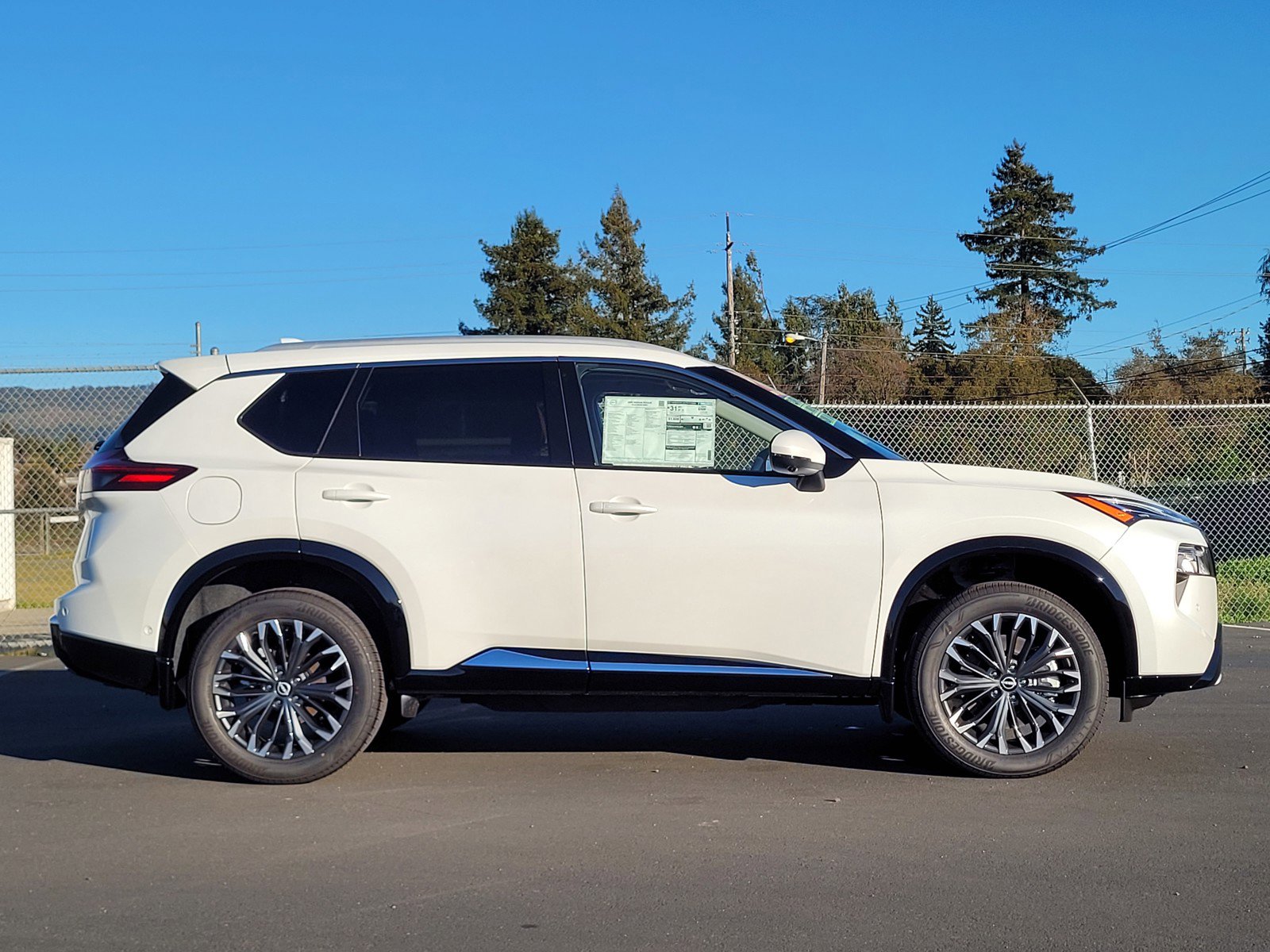 New 2026 Nissan Rogue Platinum w/ Tech Package image 4