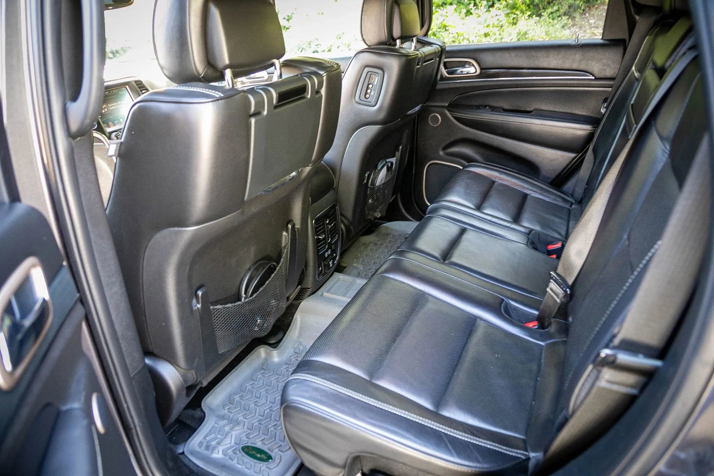 Used 2017 Jeep Grand Cherokee Overland image 28