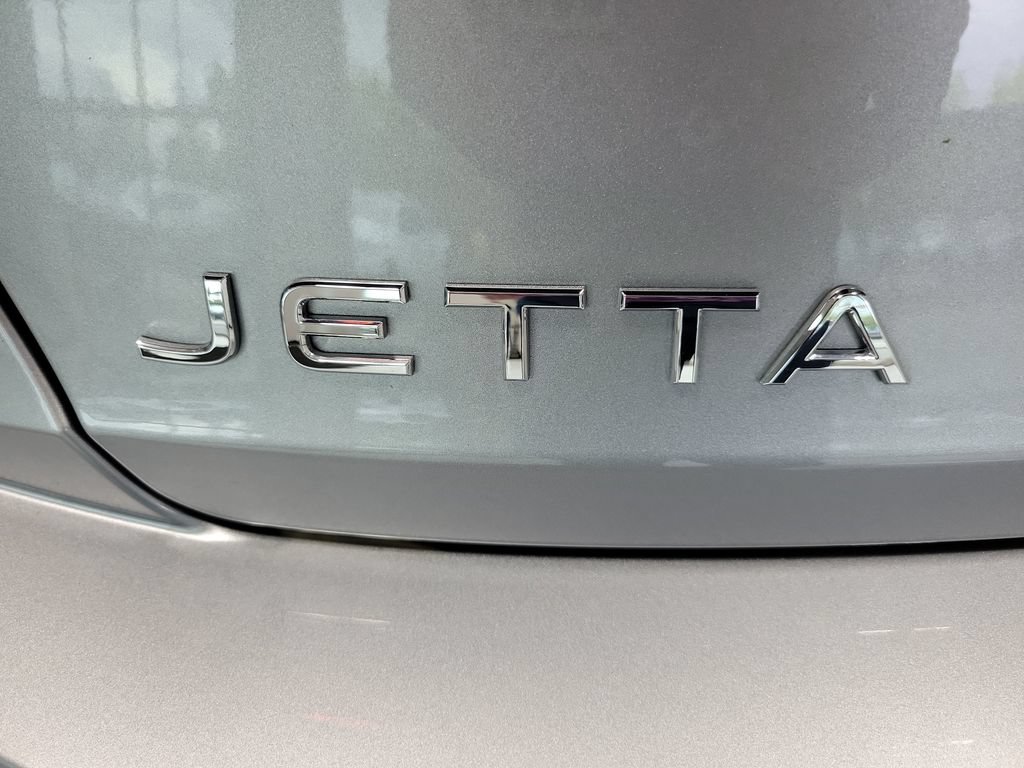 Used 2023 Volkswagen Jetta SE w/ Panoramic Sunroof Package FWD image 14
