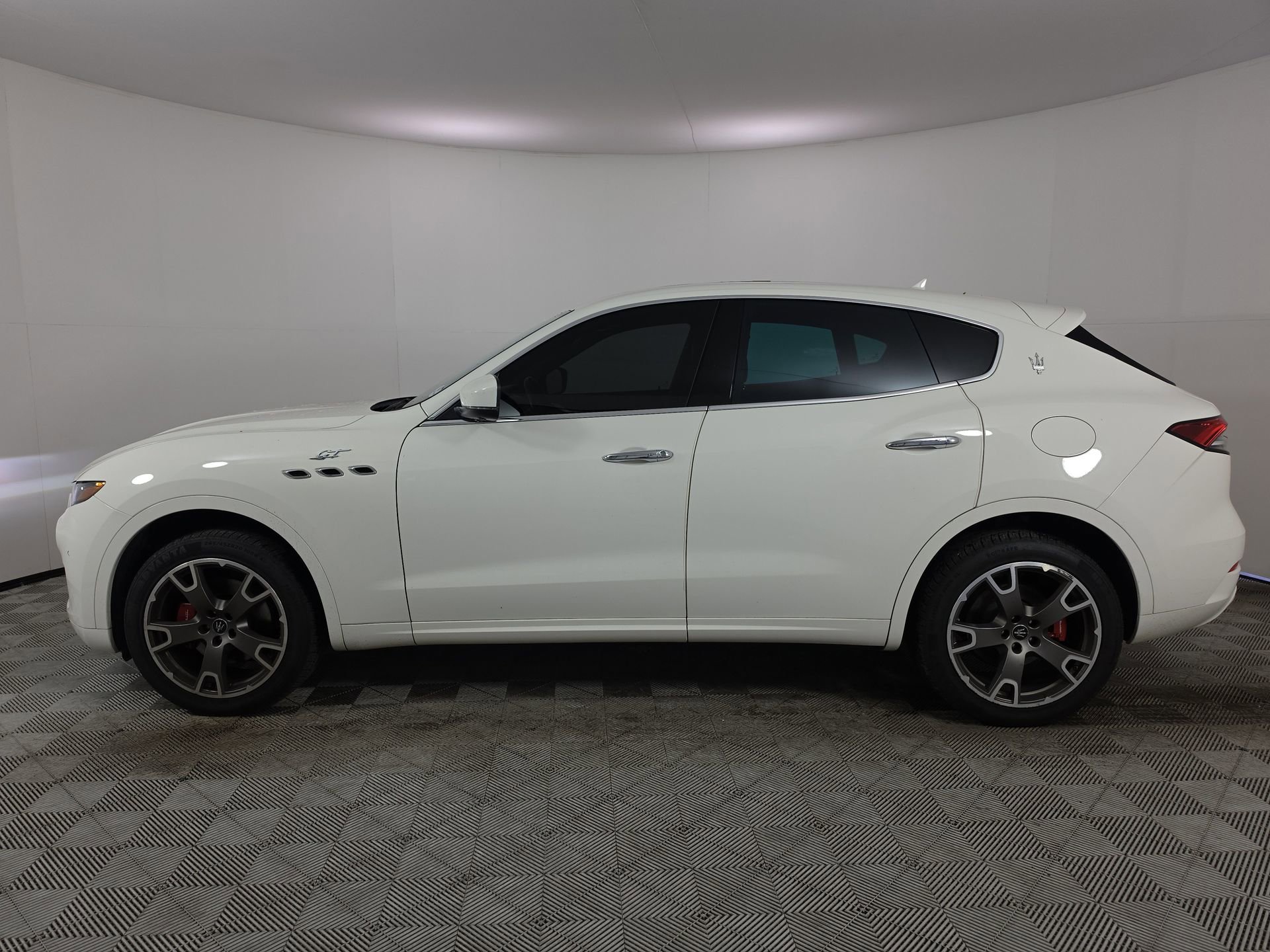 Used 2023 Maserati Levante GT AWD/4WD image 4