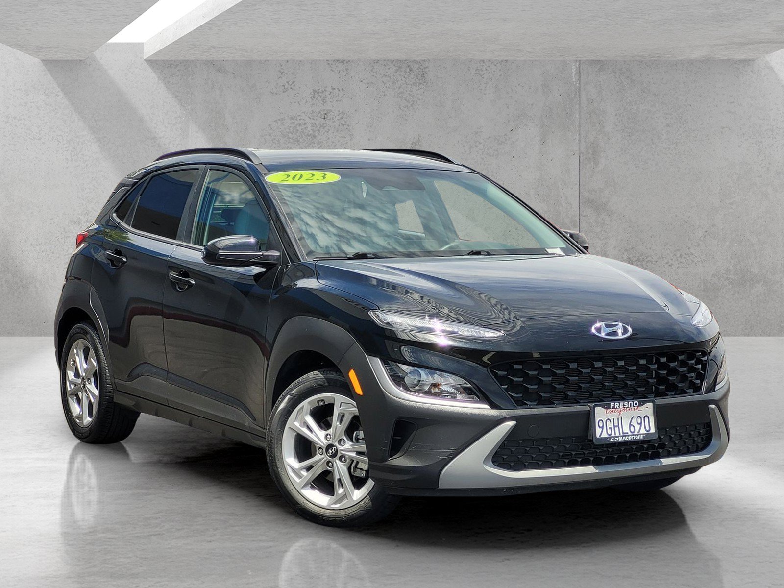 Used 2023 Hyundai Kona SEL w/ Cargo Package FWD image 1