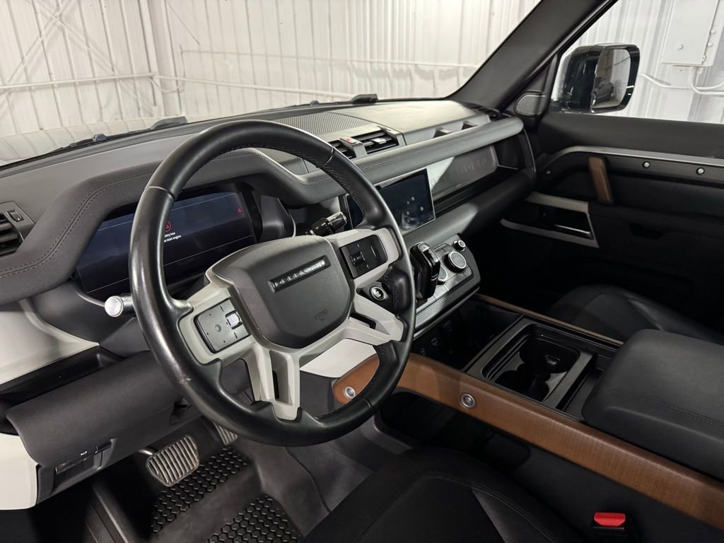 Used 2022 Land Rover Defender 110 X-Dynamic SE AWD/4WD image 22