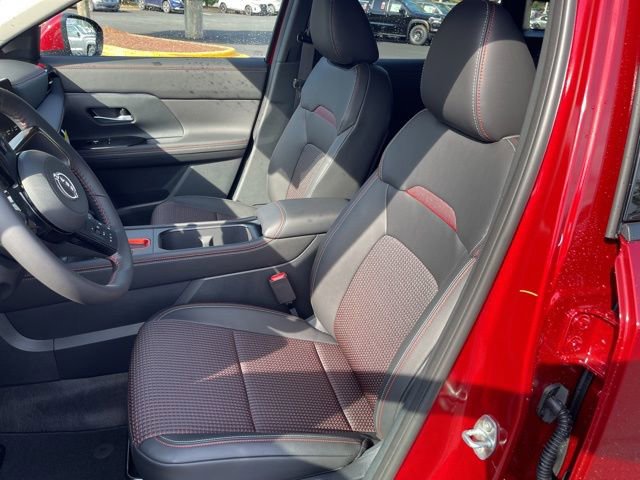 New 2025 Nissan Kicks SR image 15