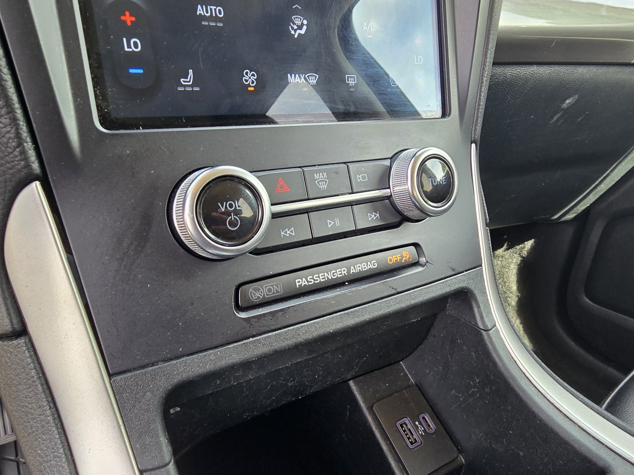 Used 2024 Ford Edge SEL AWD/4WD image 21
