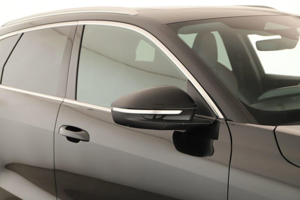 Certified 2025 Audi Q5 Prestige image 34