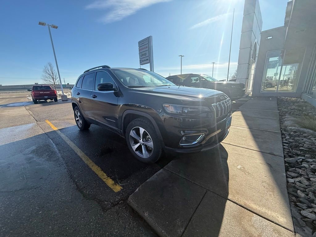 Used 2022 Jeep Cherokee Limited image 3