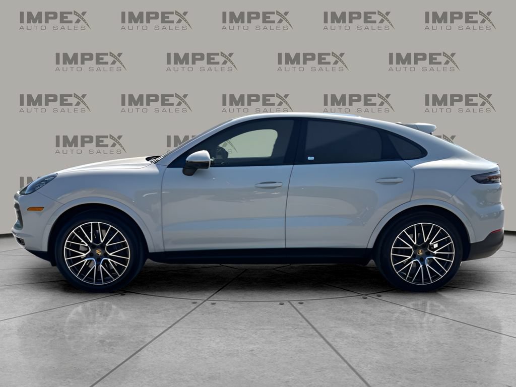 Used 2022 Porsche Cayenne Coupe AWD/4WD image 2