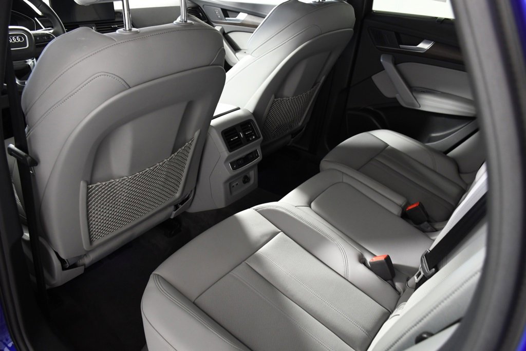 Used 2024 Audi Q5 e Prestige w/ Prestige Package image 27
