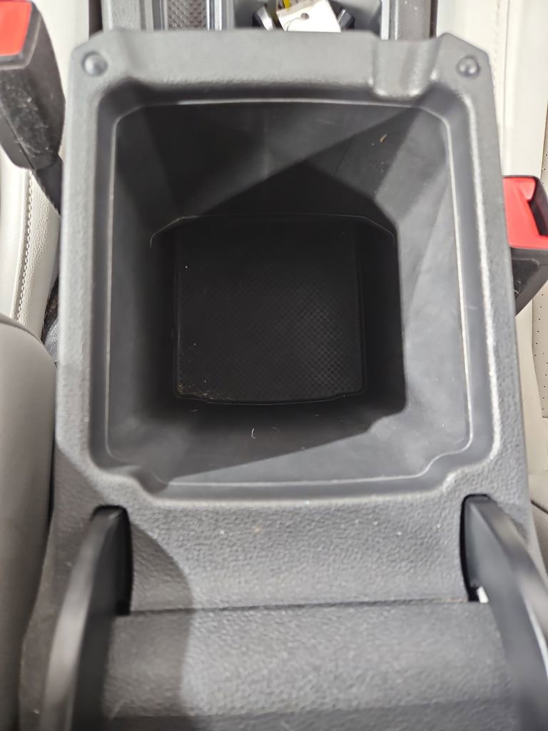 Used 2018 Volkswagen Tiguan SE FWD image 24
