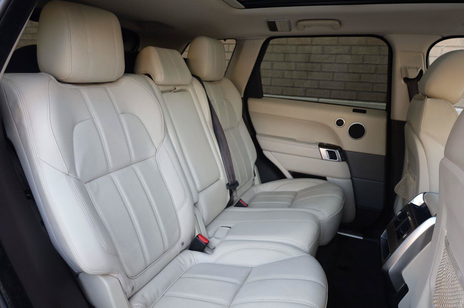 Used 2016 Land Rover Range Rover Sport HSE AWD/4WD image 26