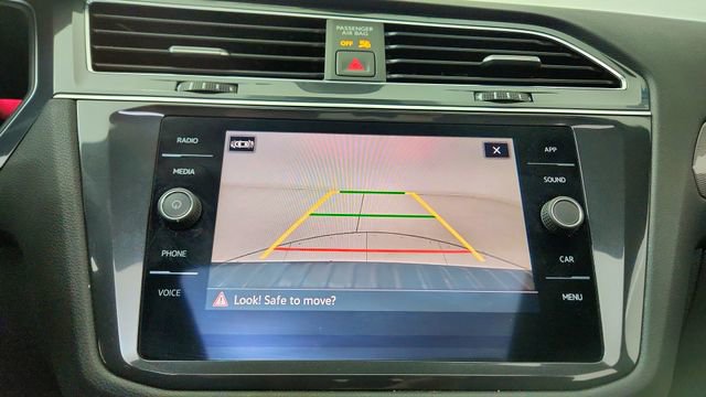 Used 2022 Volkswagen Tiguan SE R-Line image 48