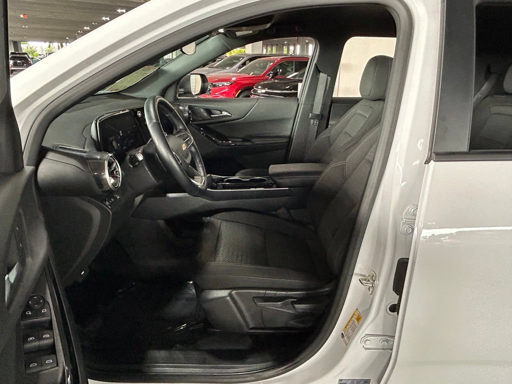 Used 2025 Chevrolet Equinox LT FWD image 15