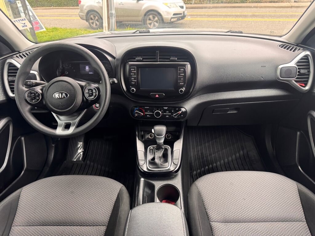 Used 2021 Kia Soul LX image 17