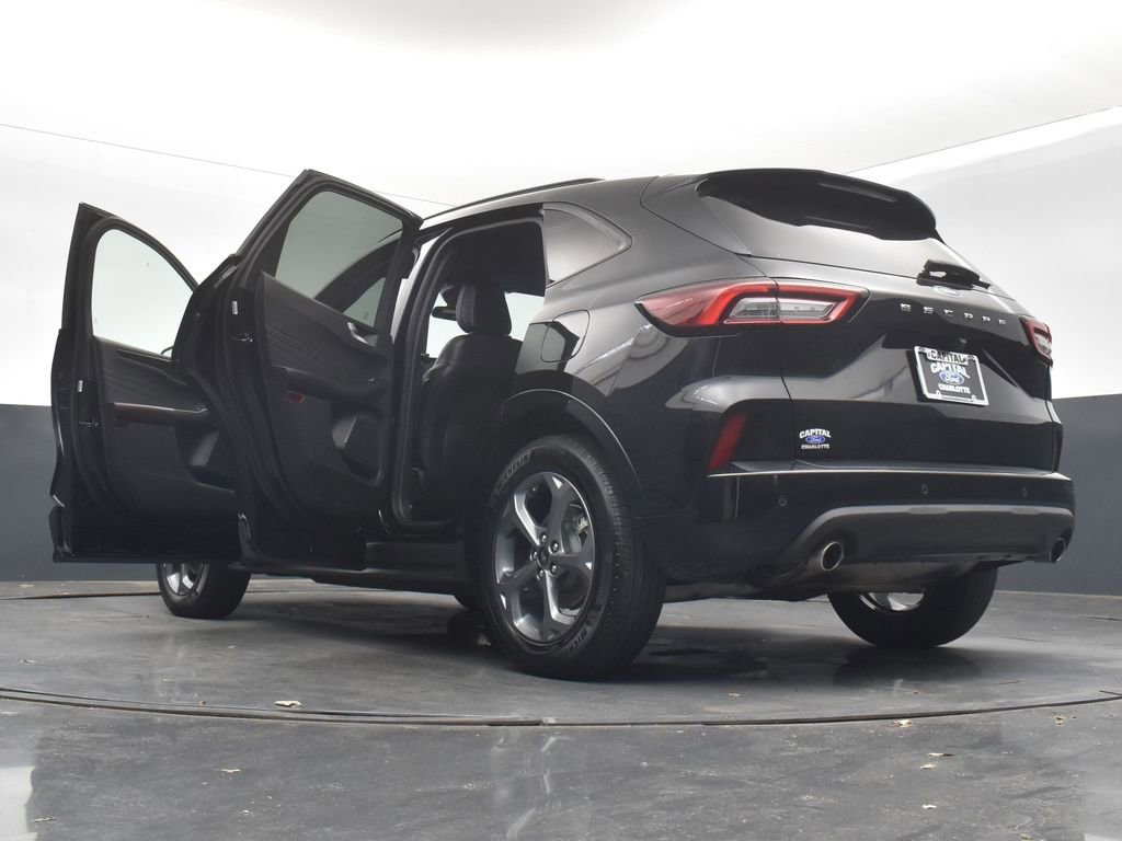 Used 2023 Ford Escape ST-Line w/ Tech Pack #1 image 39