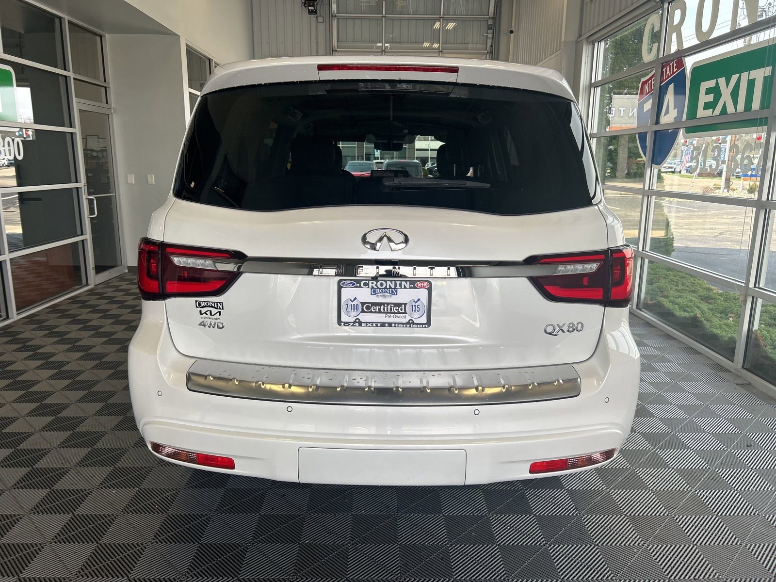 Used 2023 INFINITI QX80 Premium Select w/ Cargo Package AWD/4WD image 5