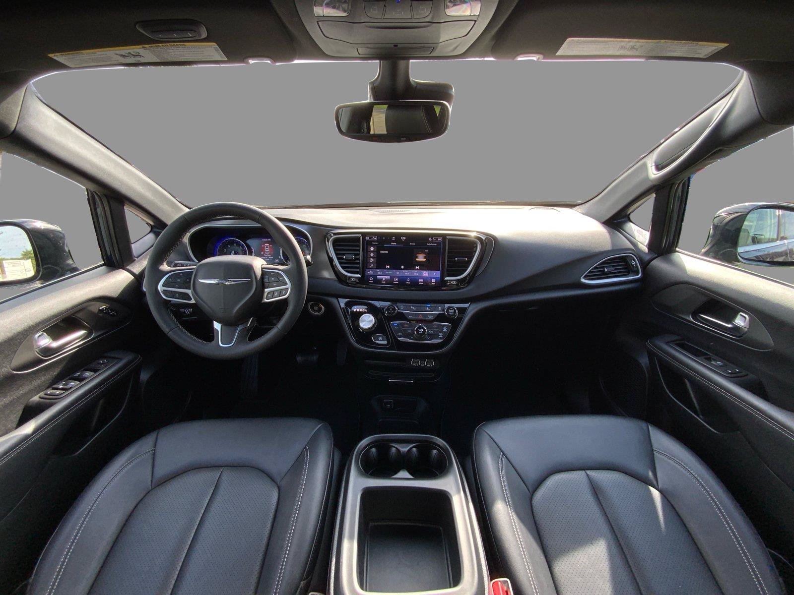 Used 2025 Chrysler Pacifica Select FWD image 22
