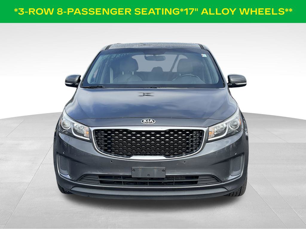 Used 2017 Kia Sedona LX w/ LX Essentials Premium Package FWD image 2
