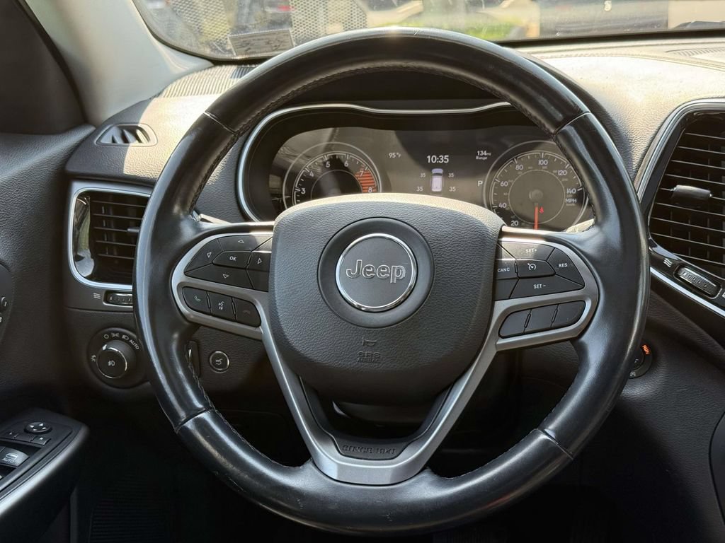 Used 2019 Jeep Cherokee Limited AWD/4WD image 20